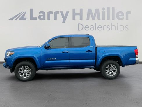 Certified 2016 Toyota Tacoma SR5 image 2