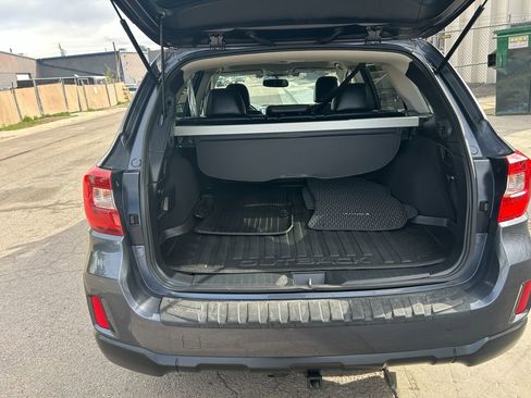 Used 2015 Subaru Outback 3.6R Limited image 17