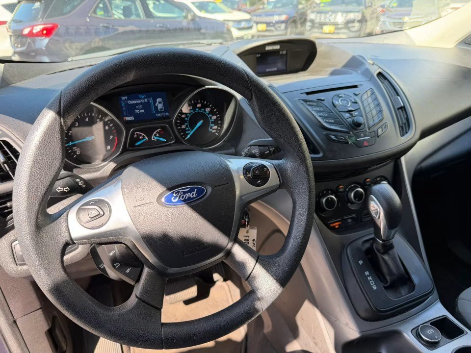 Used 2015 Ford Escape SE AWD/4WD image 14