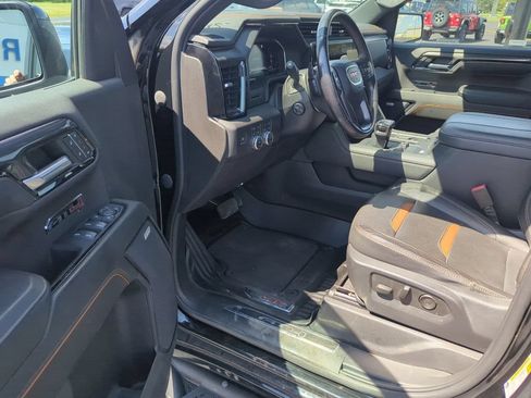 Used 2023 GMC Sierra 1500 AT4 w/ AT4 Preferred Package AWD/4WD image 10