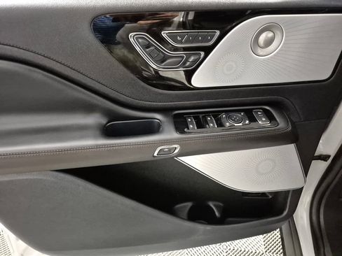 Used 2022 Lincoln Aviator Reserve w/ Equipment Group 201A AWD/4WD image 15