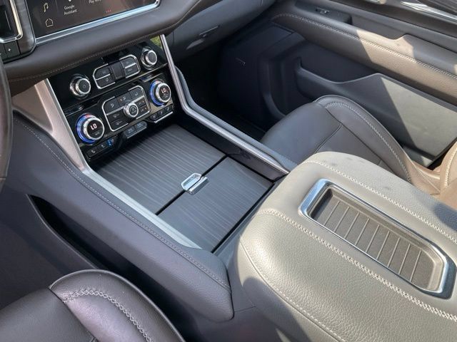 Used 2022 GMC Yukon Denali w/ Denali Premium Package AWD/4WD image 17