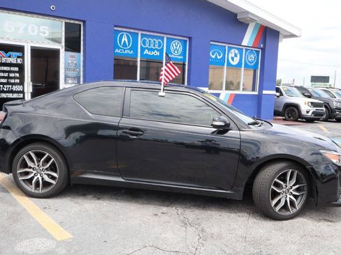 Used 2016 Scion tC FWD image 5