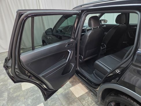 Used 2021 Volkswagen Tiguan SE R-Line image 13