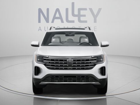 Used 2024 Volkswagen Atlas SE w/ Panoramic Sunroof Package AWD/4WD image 10