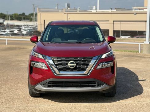 Certified 2023 Nissan Rogue SV FWD image 2