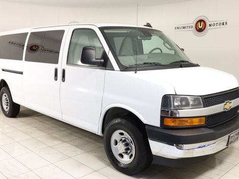 Used 2024 Chevrolet Express 3500 LT w/ LT Preferred Equipment Group RWD image 34