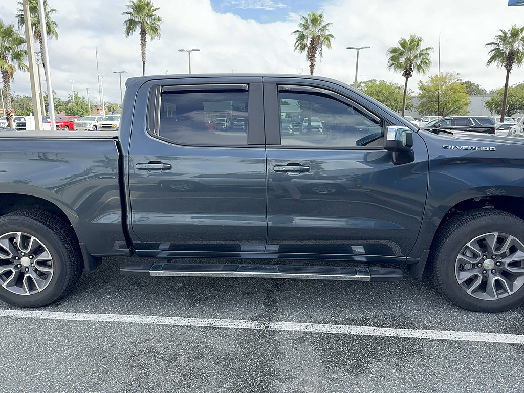 Used 2021 Chevrolet Silverado 1500 LT w/ Convenience Package II RWD image 4