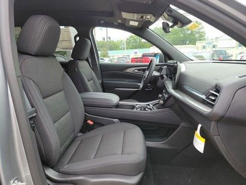 New 2026 Chevrolet Traverse LT w/ Sun and Wheel Package image 17