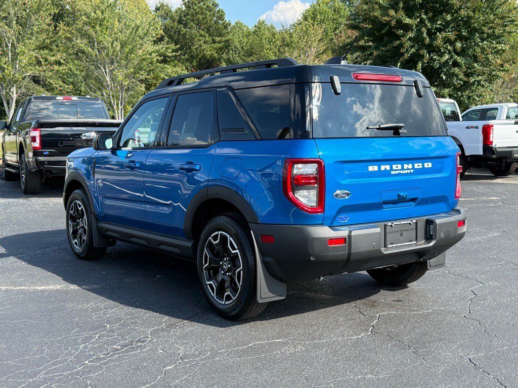 Used 2025 Ford Bronco Sport Outer Banks AWD/4WD image 6