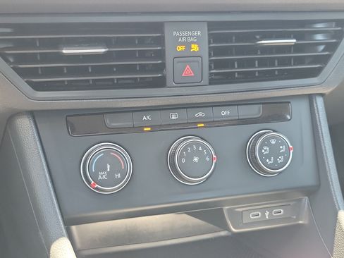 Certified 2024 Volkswagen Jetta S FWD image 27