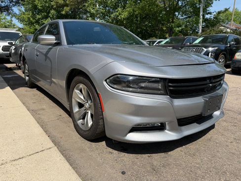 Used 2018 Dodge Charger SXT Plus RWD image 4