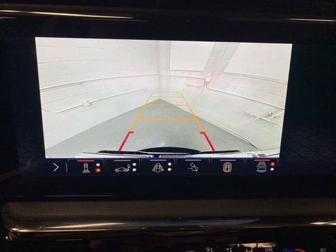 Used 2024 GMC Sierra 1500 AT4 w/ Technology Package image 13