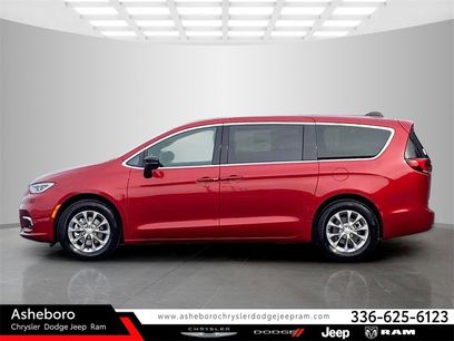 New 2026 Chrysler Pacifica Limited