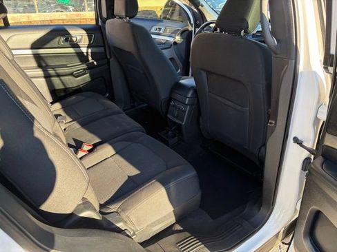 Used 2019 Ford Explorer XLT AWD/4WD image 31
