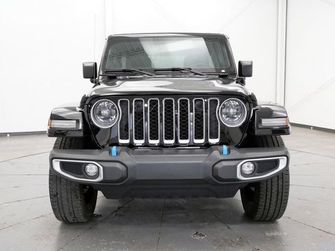 Used 2023 Jeep Wrangler Unlimited Sahara w/ Cold Weather Group AWD/4WD image 2