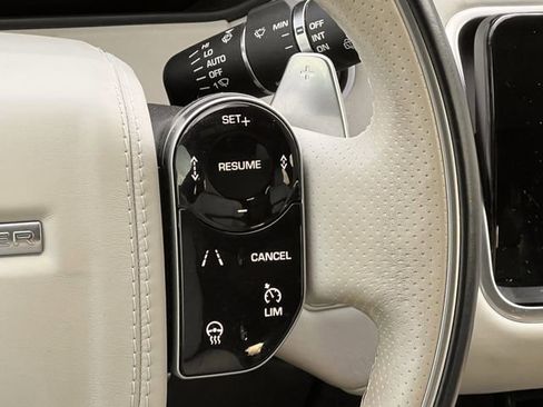 Used 2018 Land Rover Range Rover Velar R-Dynamic HSE image 13