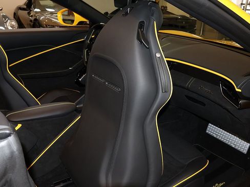 Certified 2025 Ferrari Roma Spider RWD image 48