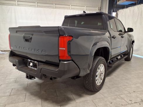 Used 2025 Toyota Tacoma SR image 9