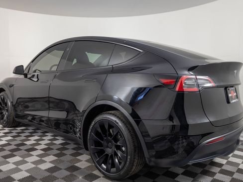 Used 2024 Tesla Model Y Long Range AWD/4WD image 4