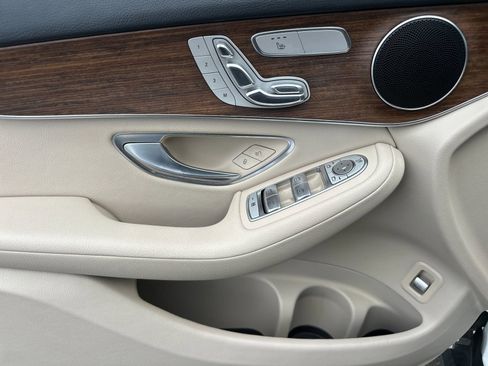 Certified 2022 Mercedes-Benz GLC 300 image 12