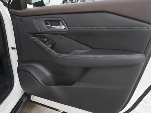 Used 2023 Nissan Rogue SV w/ SV Premium B Package AWD/4WD image 11