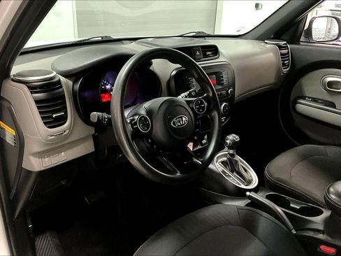 Used 2014 Kia Soul + image 2