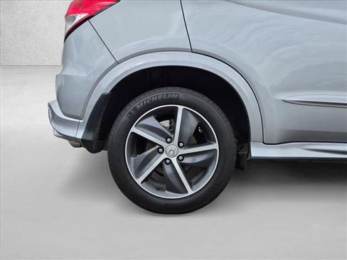 Used 2020 Honda HR-V Touring image 9