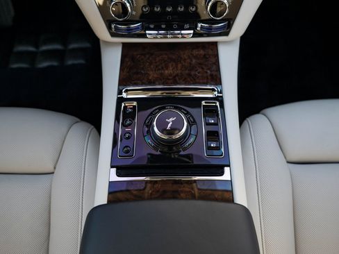 Used 2024 Rolls-Royce Ghost image 37
