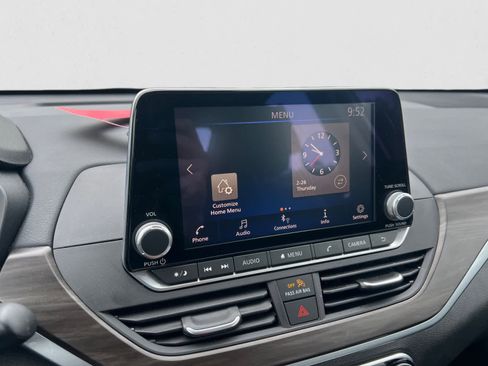 Certified 2023 Nissan Altima 2.5 SV image 21