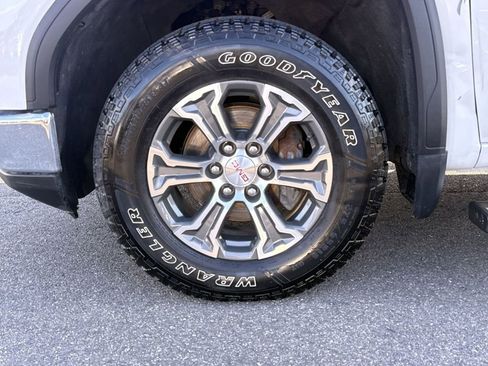 Used 2024 GMC Sierra 1500 SLT AWD/4WD image 12
