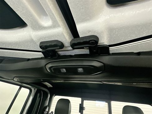 New 2025 Jeep Gladiator Mojave image 14