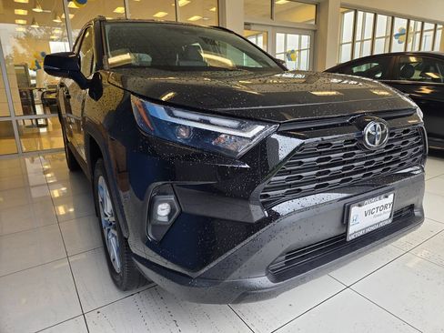 Used 2022 Toyota RAV4 XLE Premium AWD/4WD image 3
