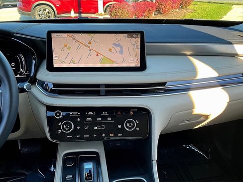 Certified 2025 INFINITI QX60 Luxe image 21