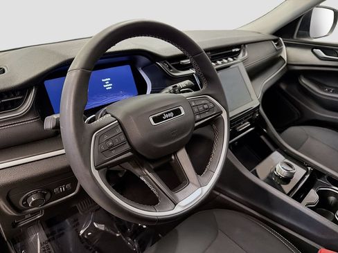 Used 2023 Jeep Grand Cherokee L Laredo w/ Luxury Tech Group I AWD/4WD image 11