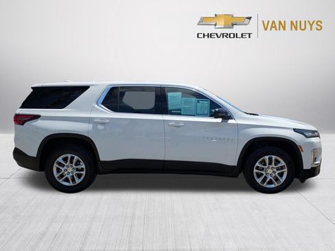 Used 2023 Chevrolet Traverse LS FWD image 4