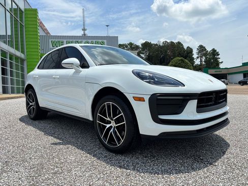 Used 2024 Porsche Macan AWD/4WD image 8