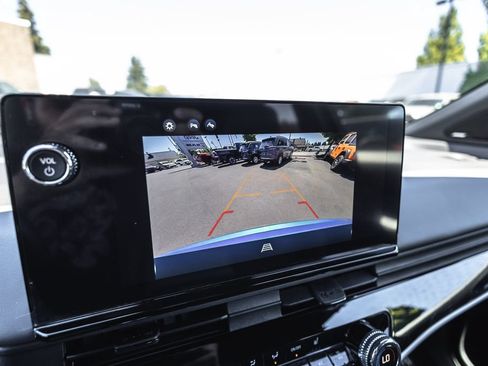 Used 2025 Honda Prologue Touring image 13