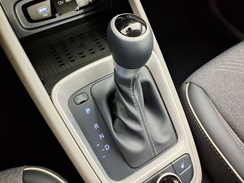Certified 2024 Hyundai Venue Limited FWD image 21