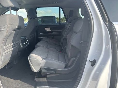 Used 2025 Ford Expedition Max Active RWD image 9