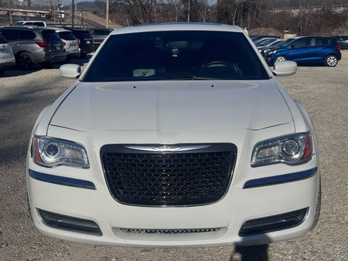 Used 2013 Chrysler 300 image 9