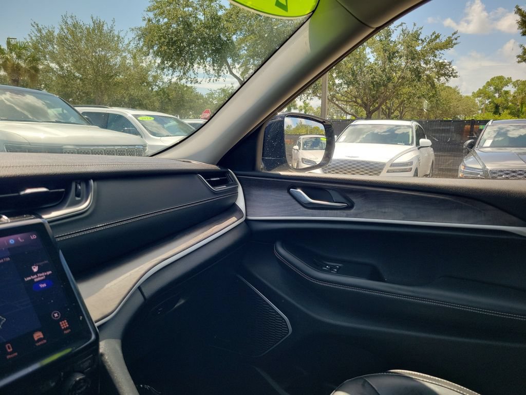 Used 2022 Jeep Grand Cherokee Limited RWD image 29