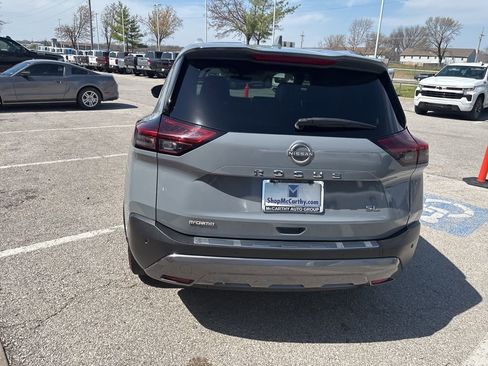 Used 2022 Nissan Rogue SL w/ SL Premium Package image 23