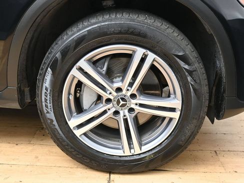 Used 2022 Mercedes-Benz GLC 300 image 11