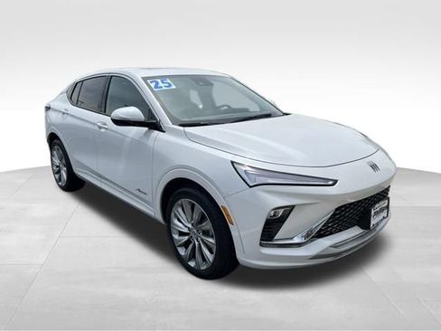 Used 2025 Buick Envista Avenir FWD image 3