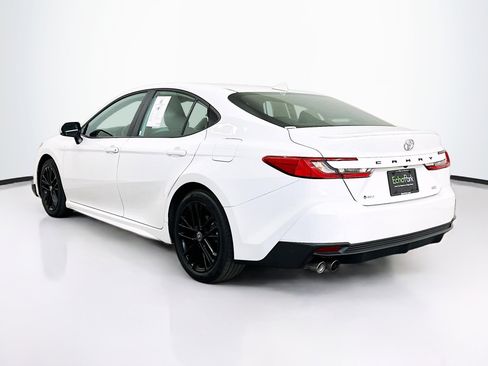 Used 2025 Toyota Camry SE image 5