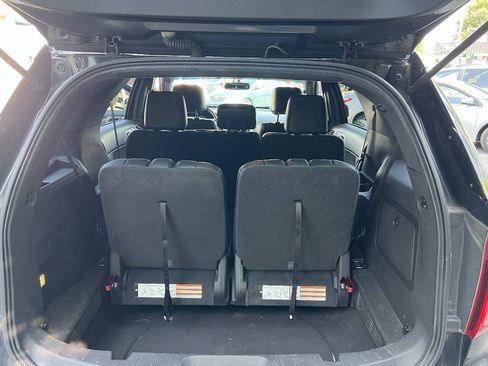 Used 2014 Ford Explorer XLT w/ Equipment Group 202A AWD/4WD image 23
