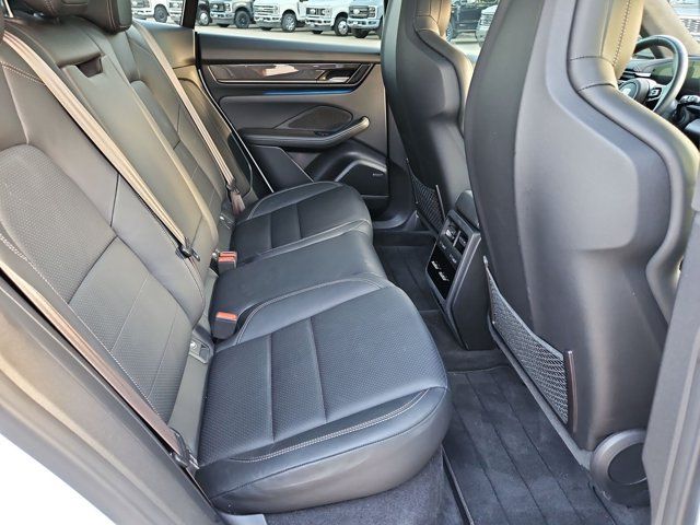 Used 2025 Porsche Macan Turbo Electric AWD/4WD image 21