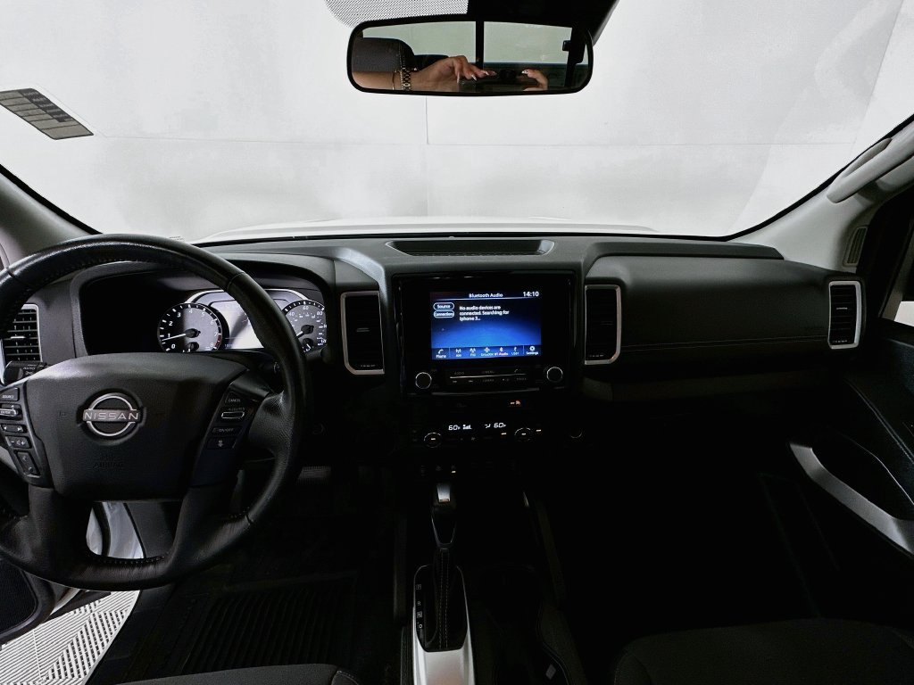 Used 2024 Nissan Frontier SV w/ SV Convenience Package RWD image 3