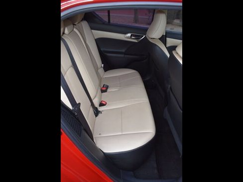 Used 2014 Lexus CT 200h image 26